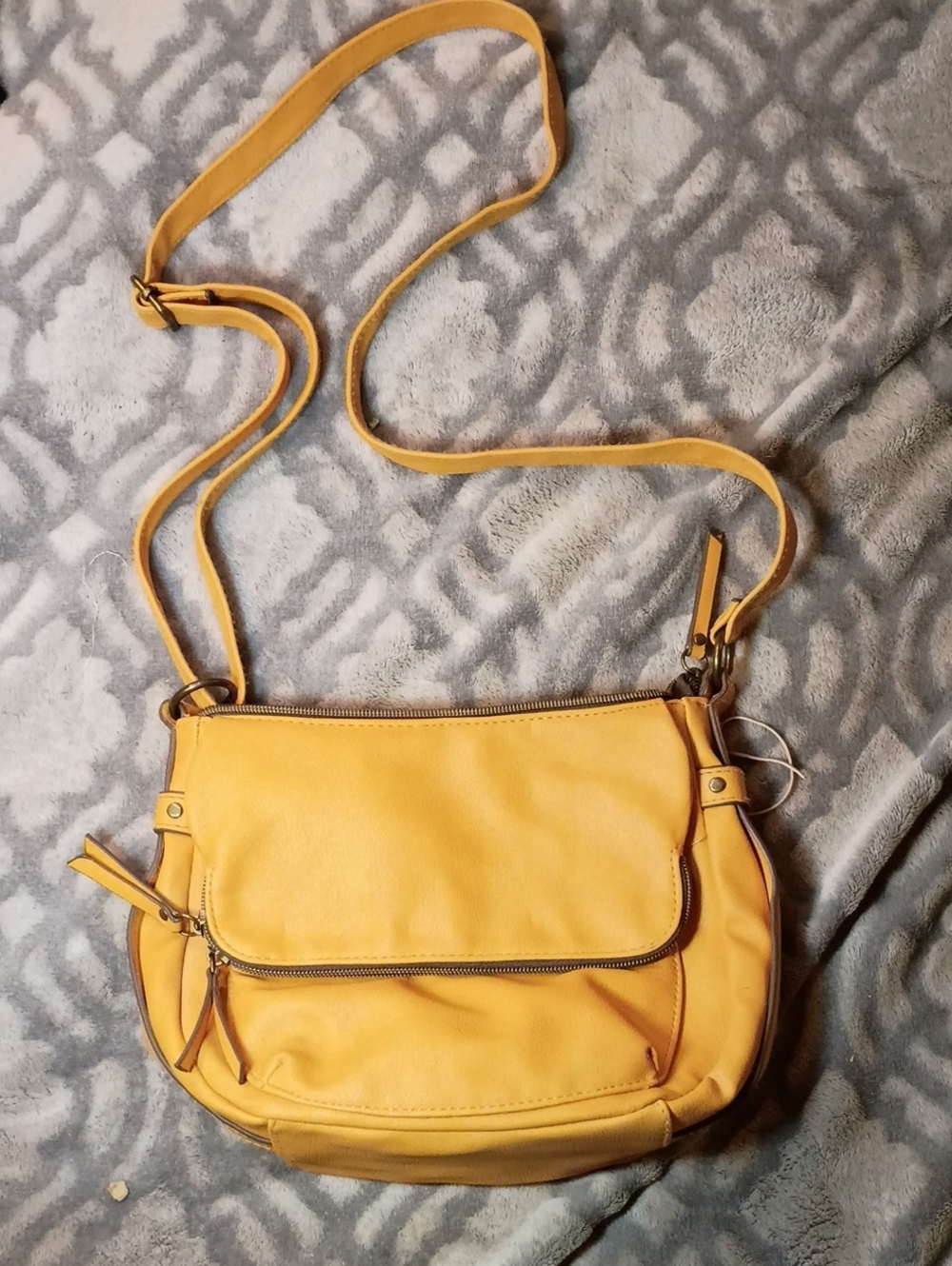Time And Tru Women's Crossbody Bag in Mustard Yellow - Casual Everyday Purse